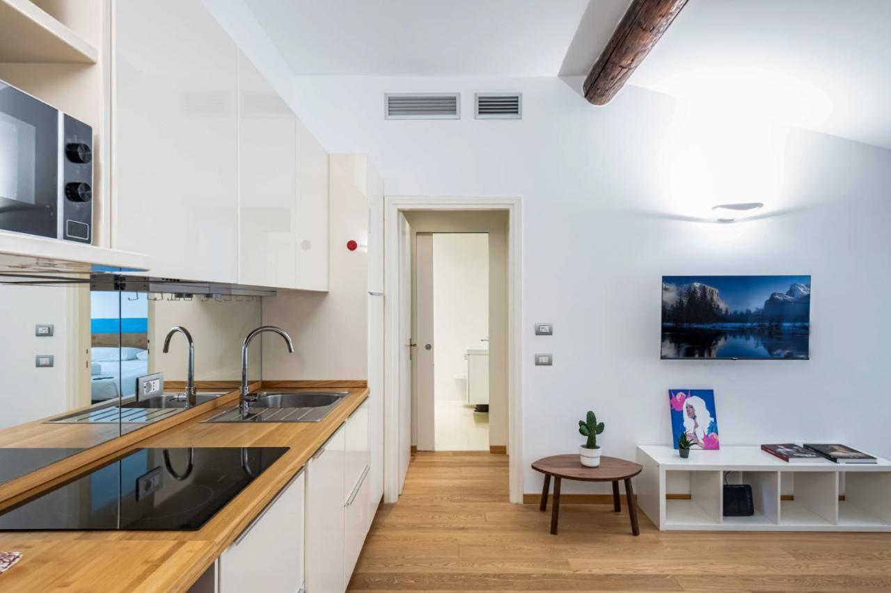 Easylife - Romantico Appartamento Sulla Darsena ميلان المظهر الخارجي الصورة